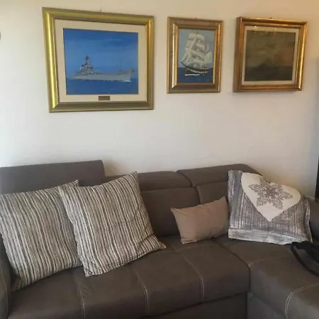 Apartment Betti 21 *